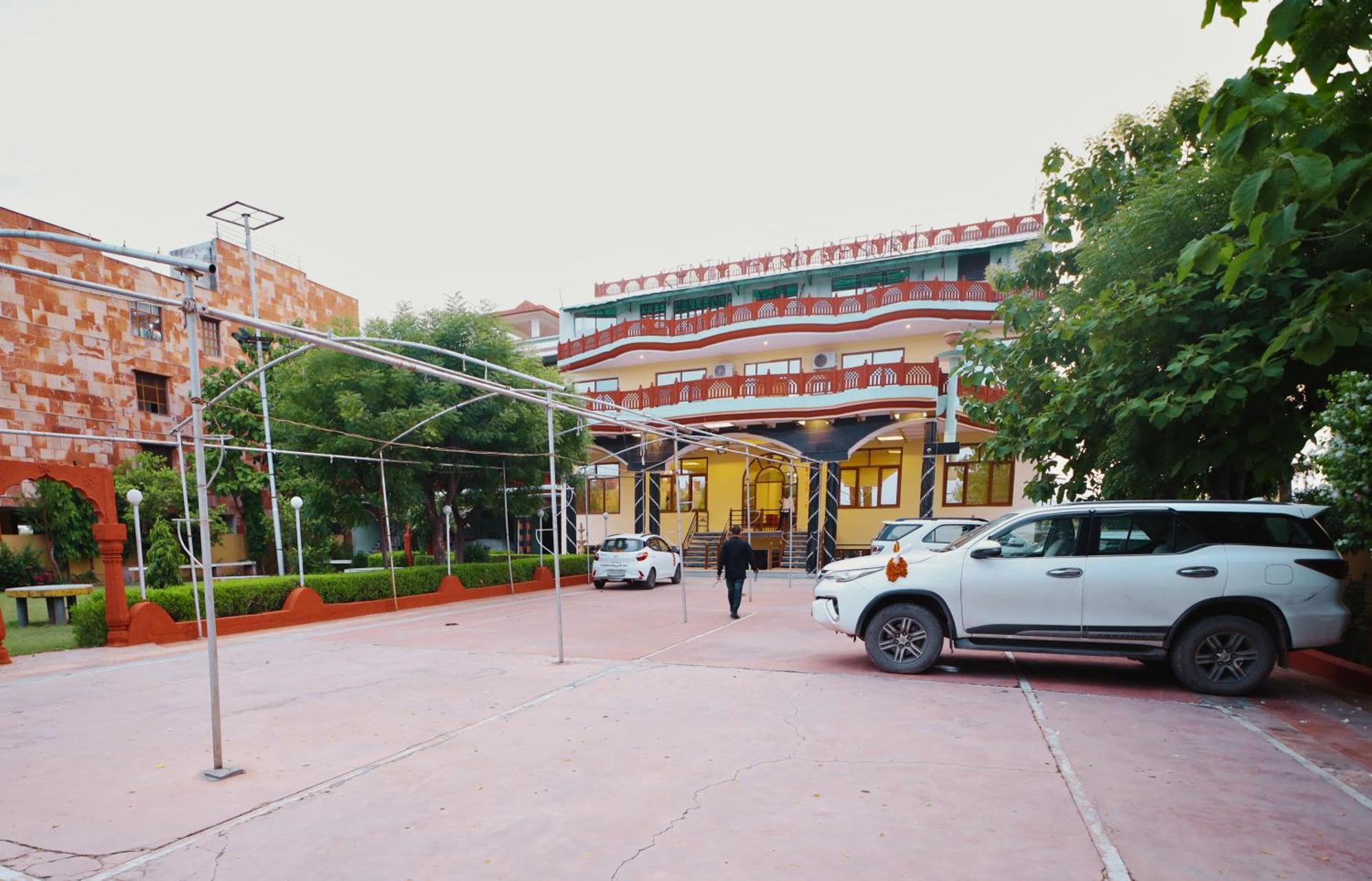 Kenth Hari Resort Dhaulpur By Shrigo Hotels מראה חיצוני תמונה